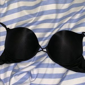 Victoria’s Secret Bombshell Plunge